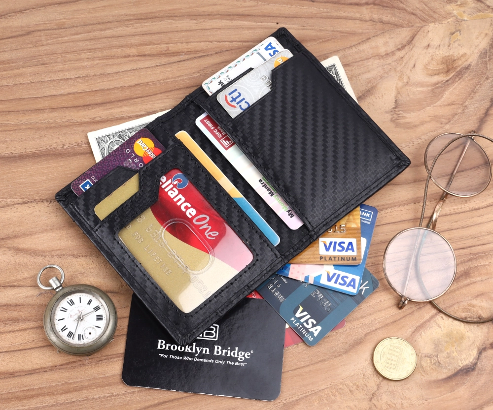 RFID Protected Pull Strap Leather Card Holder Wallet - Image 5
